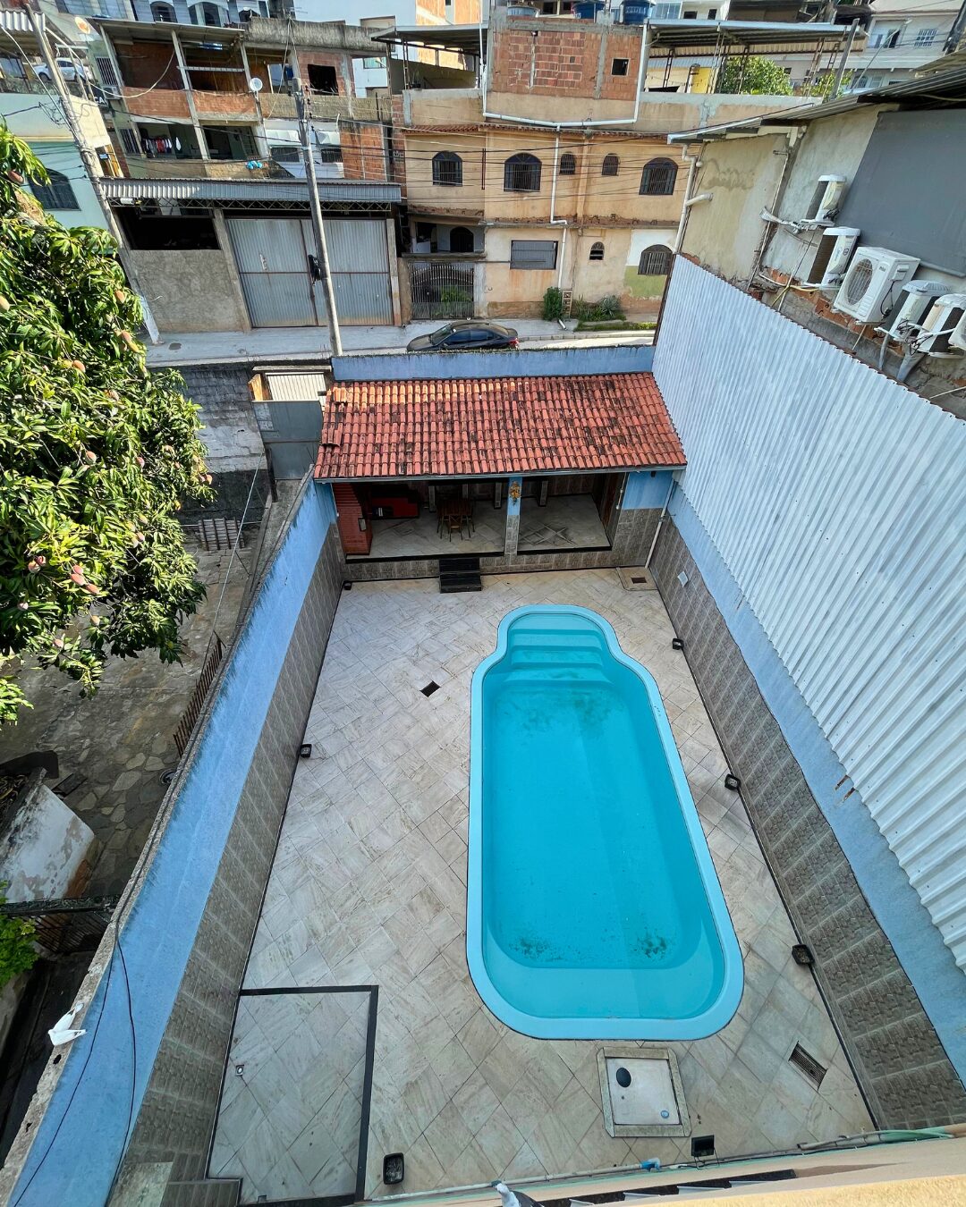 Lote na Linha Vermelha