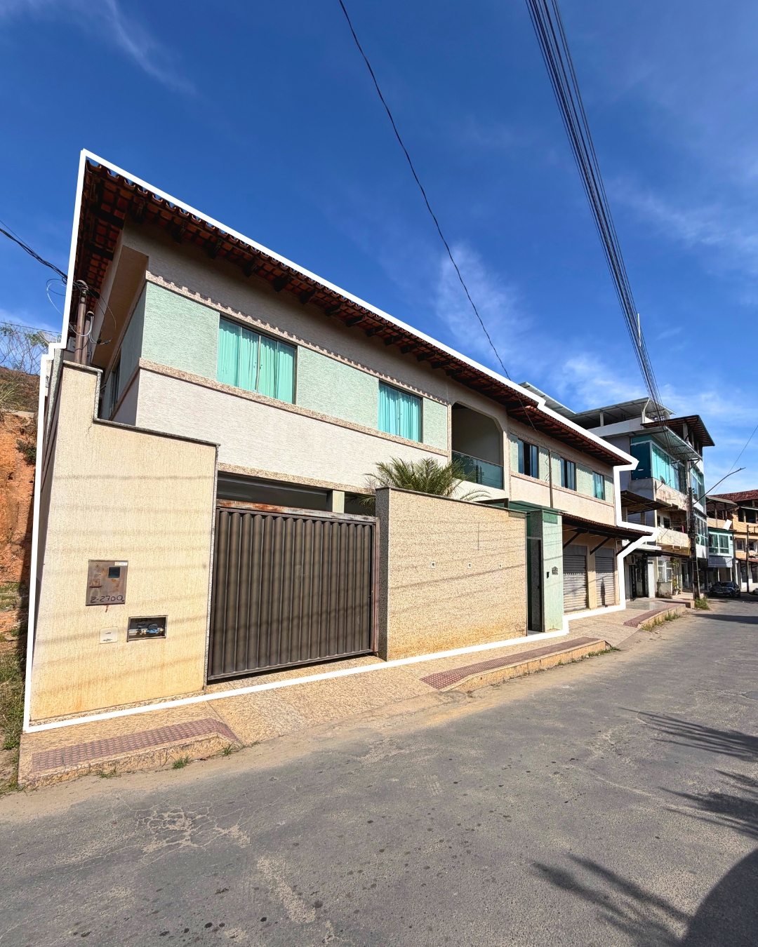 Casa com Área Gourmet & Ponto Comercial | SOTURNO