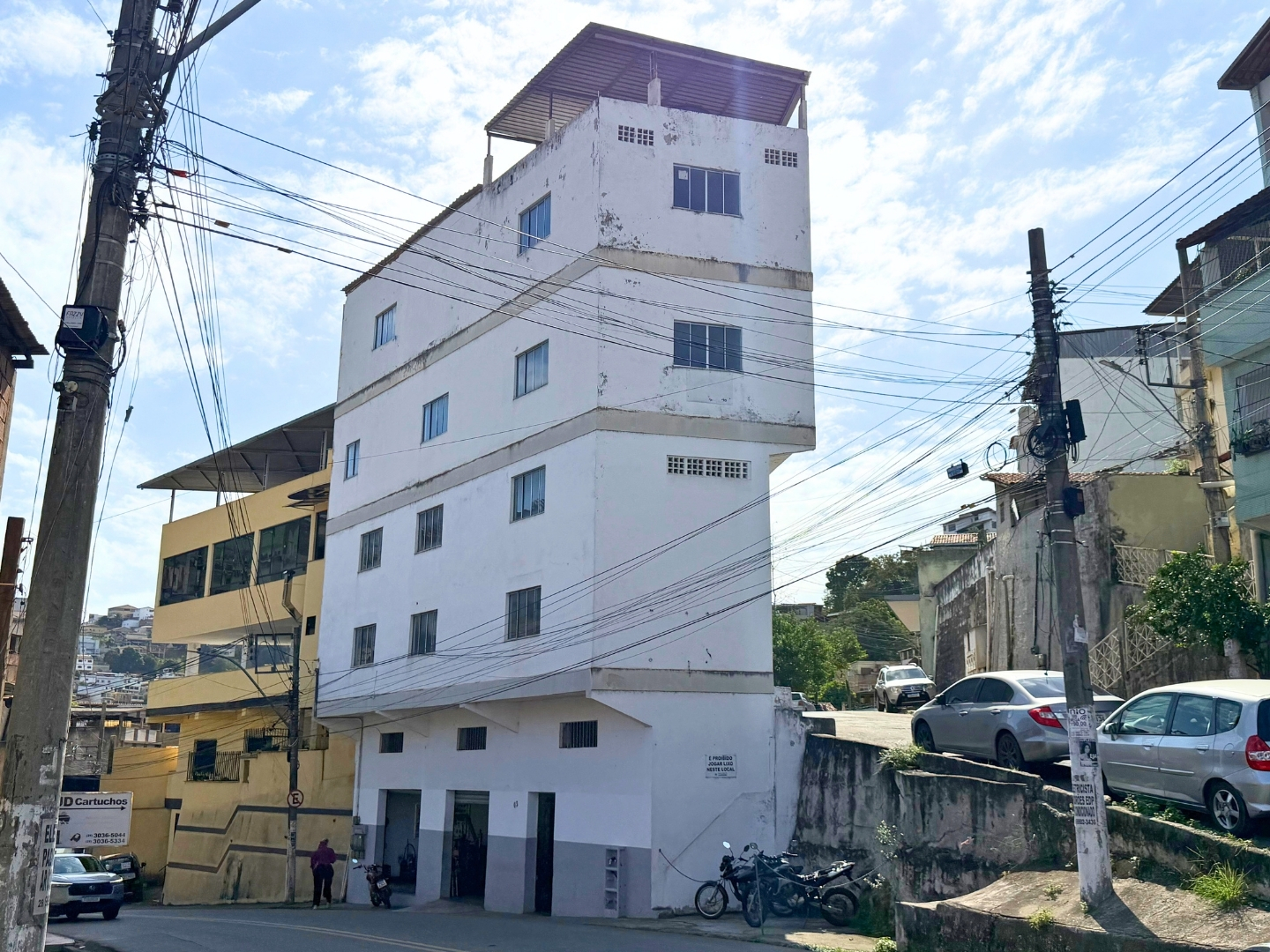 Prédio com Pontos Comerciais à Venda | VILA RICA
